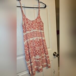 Roxy dress size xs white with orange flowers tropical vibes very cute